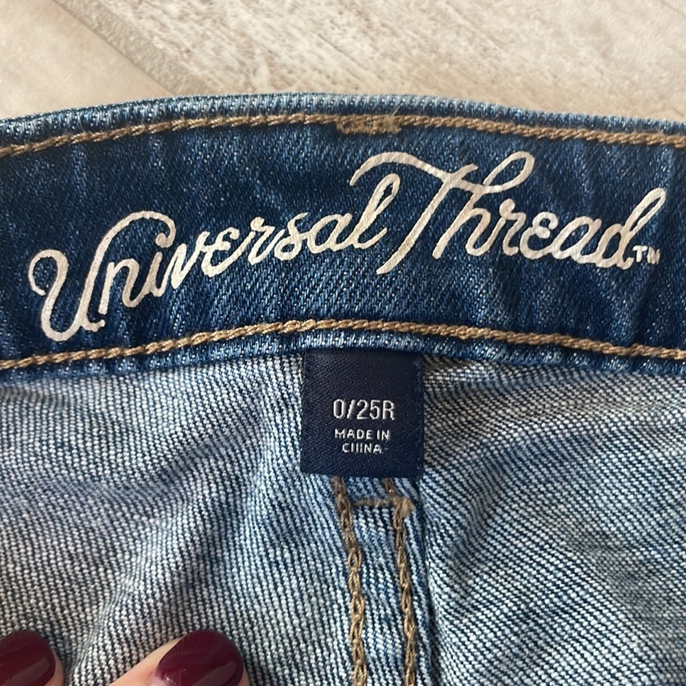 Perfect Mid Rise Cropped Distressed Boyfriend jean - Picture 9 of 9